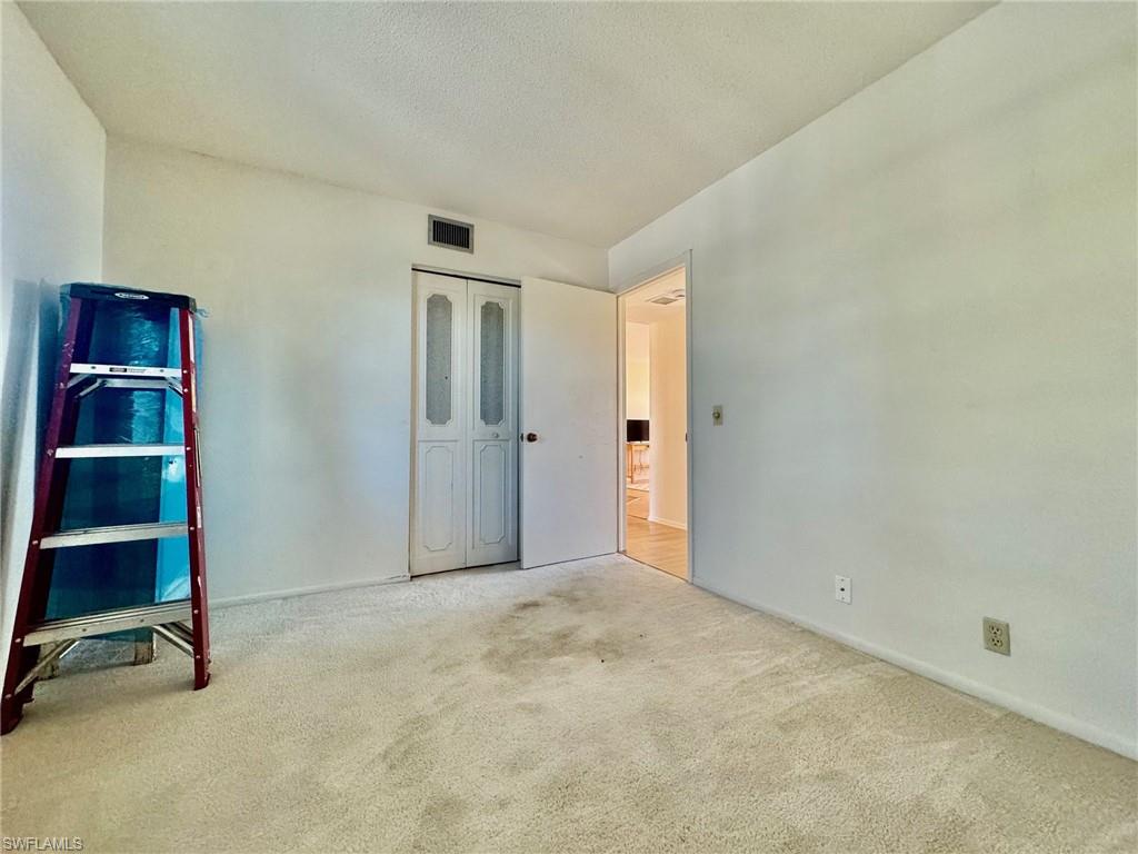 SEVEN LAKES - Residential