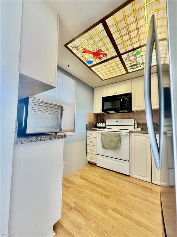 SEVEN LAKES - Residential