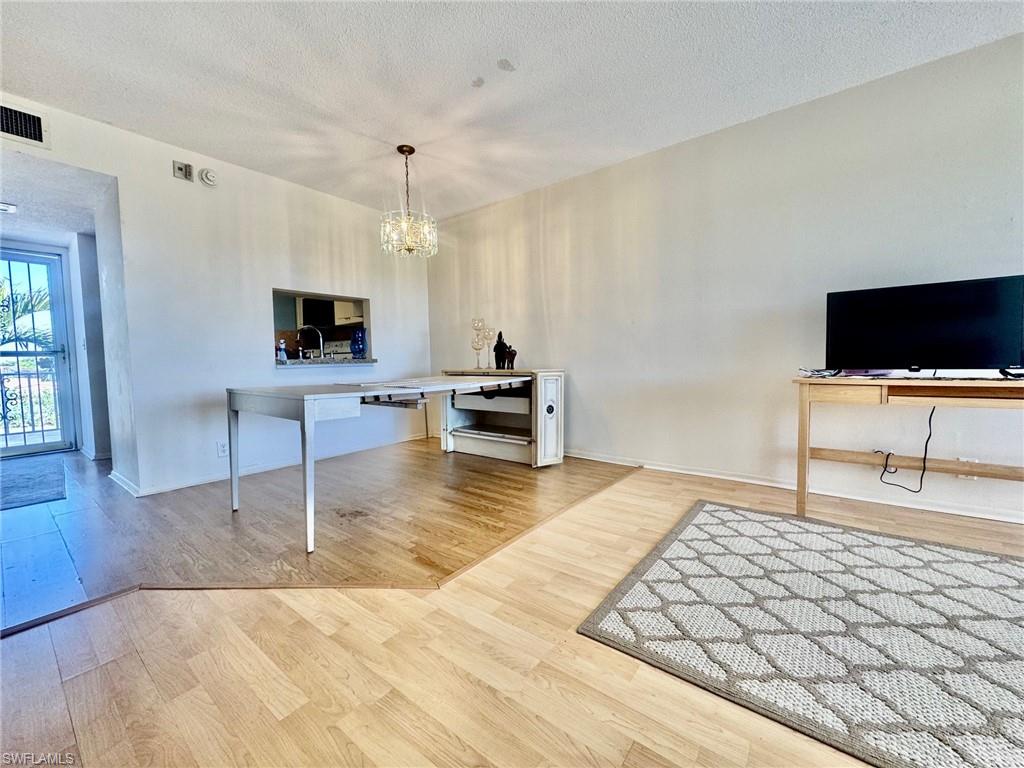 SEVEN LAKES - Residential