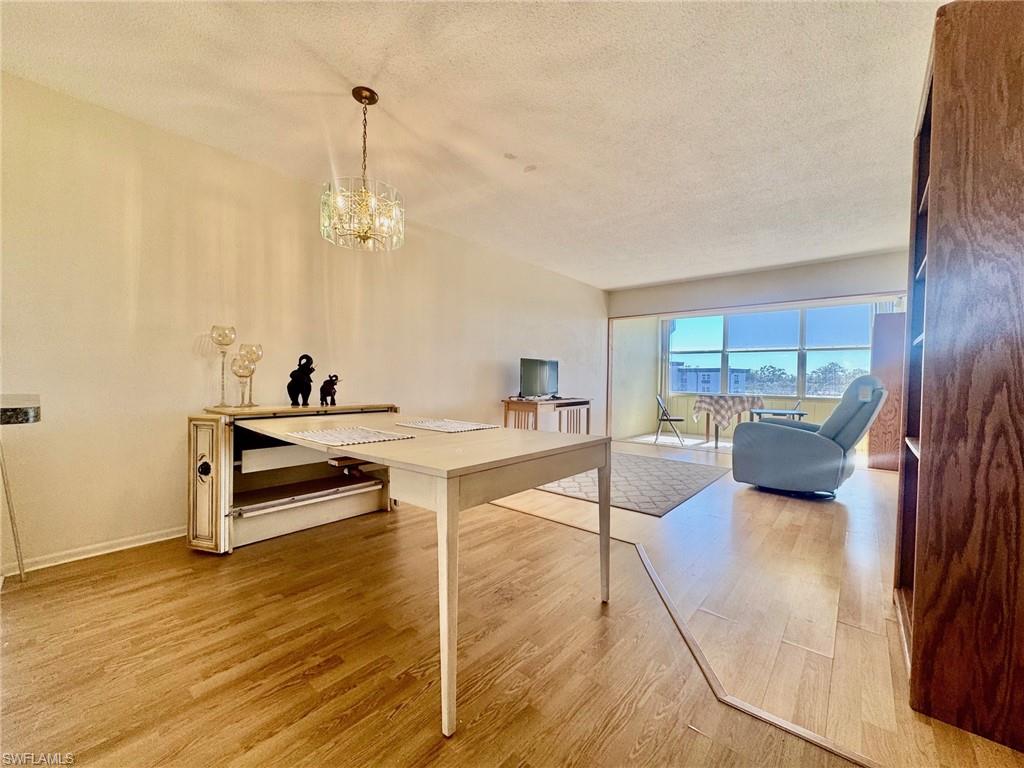 SEVEN LAKES - Residential