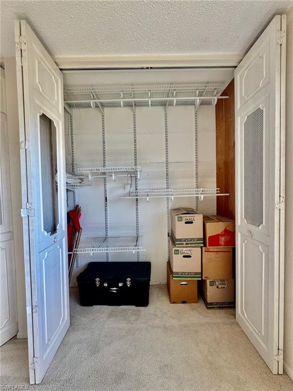 SEVEN LAKES - Residential