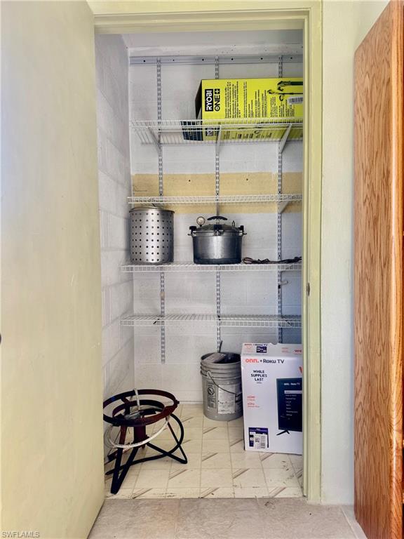 SEVEN LAKES - Residential