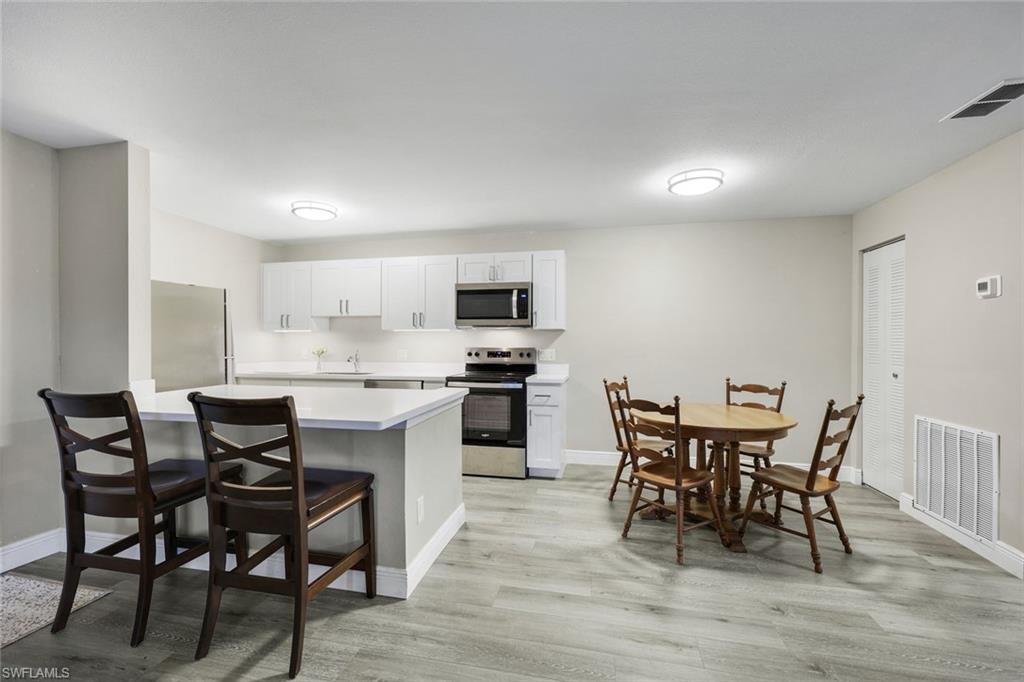 ROYAL WOODS - Residential