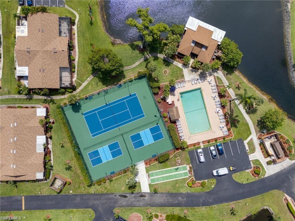 ROYAL WOODS - Residential