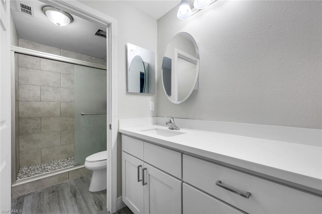 ROYAL WOODS - Residential