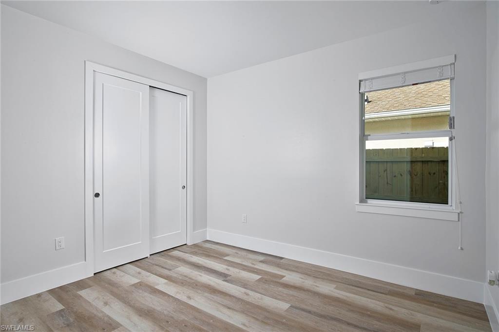 NAPLES PARK - Residential