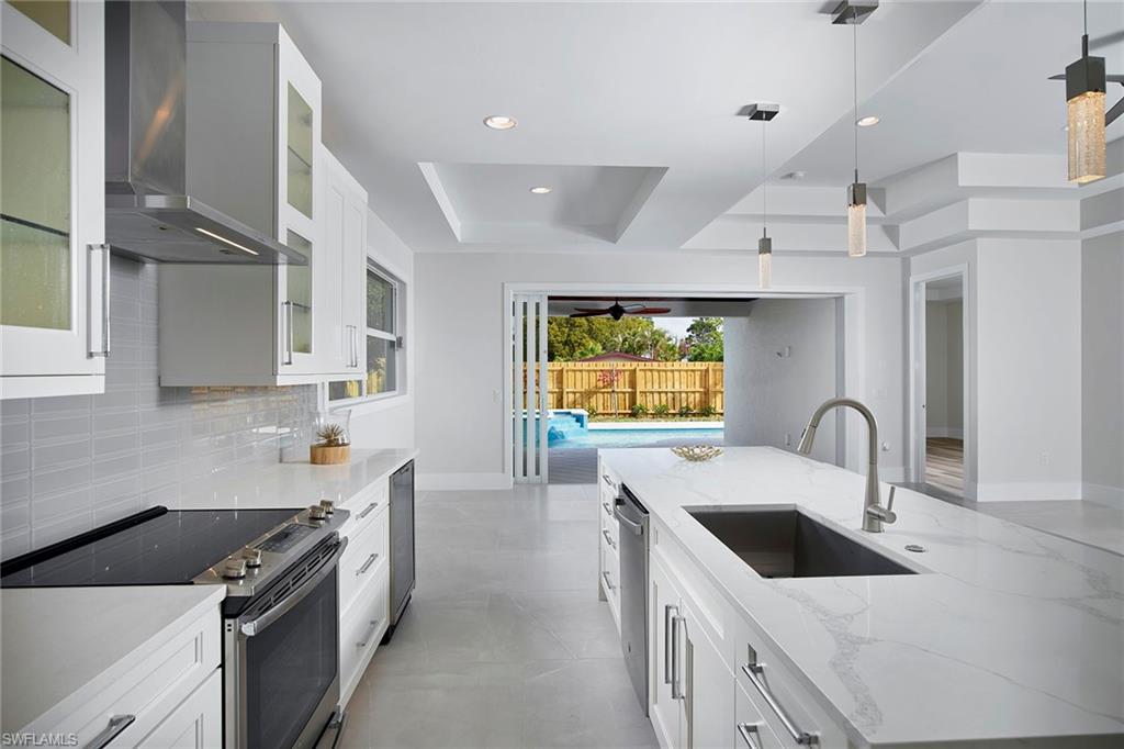 NAPLES PARK - Residential