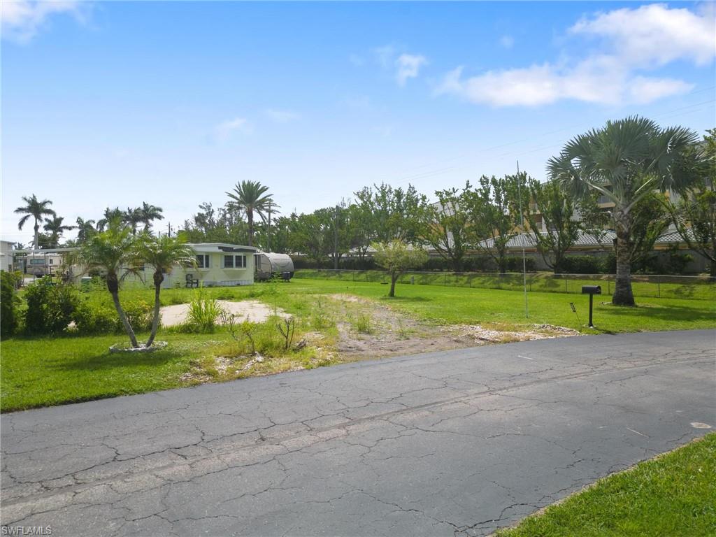 THUNDERBIRD MOBILE HOMES - Land