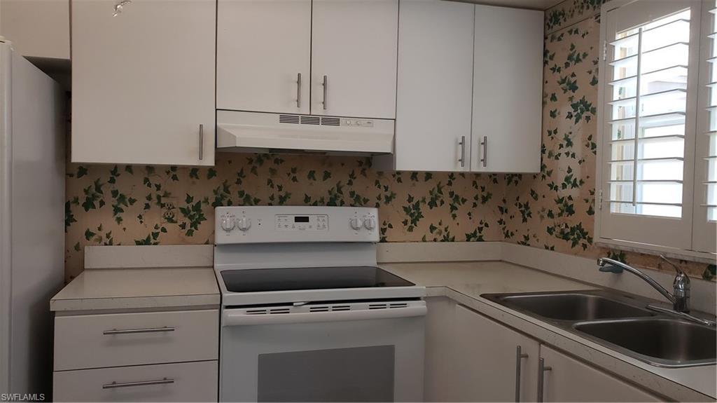 ROYAL BAY VILLAS - Residential