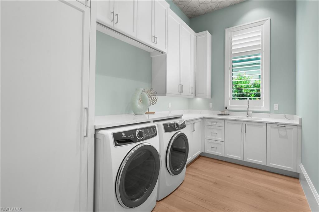 MOORINGS - Residential