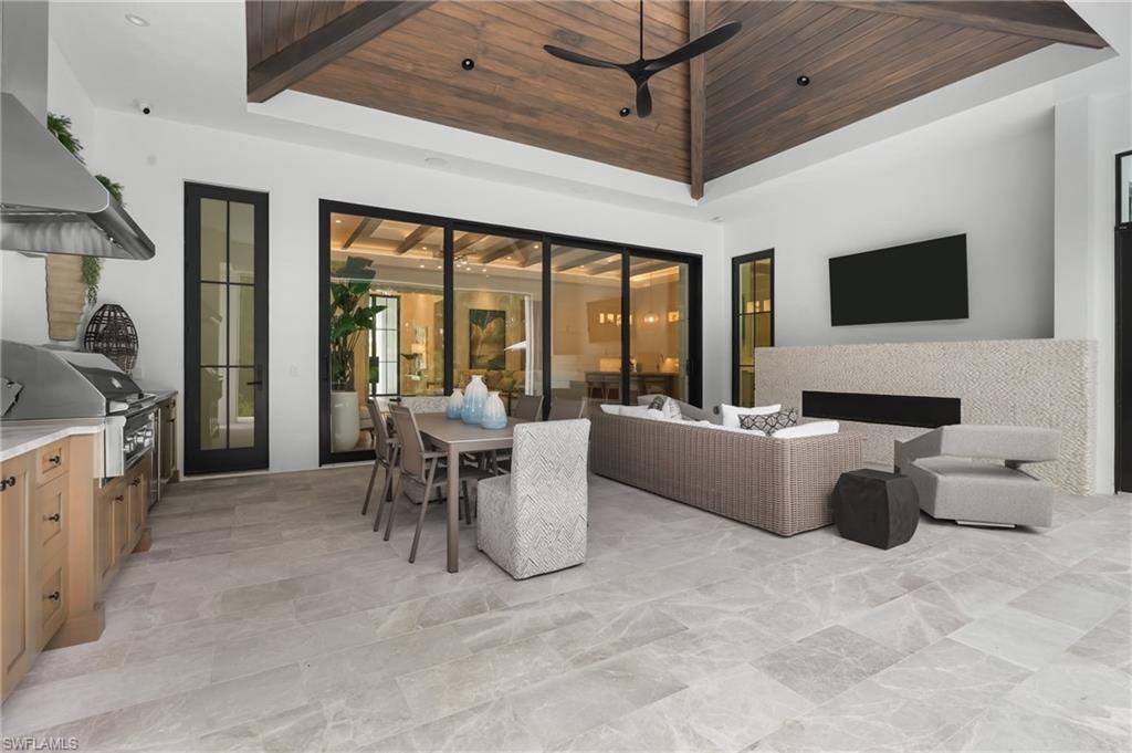 MOORINGS - Residential