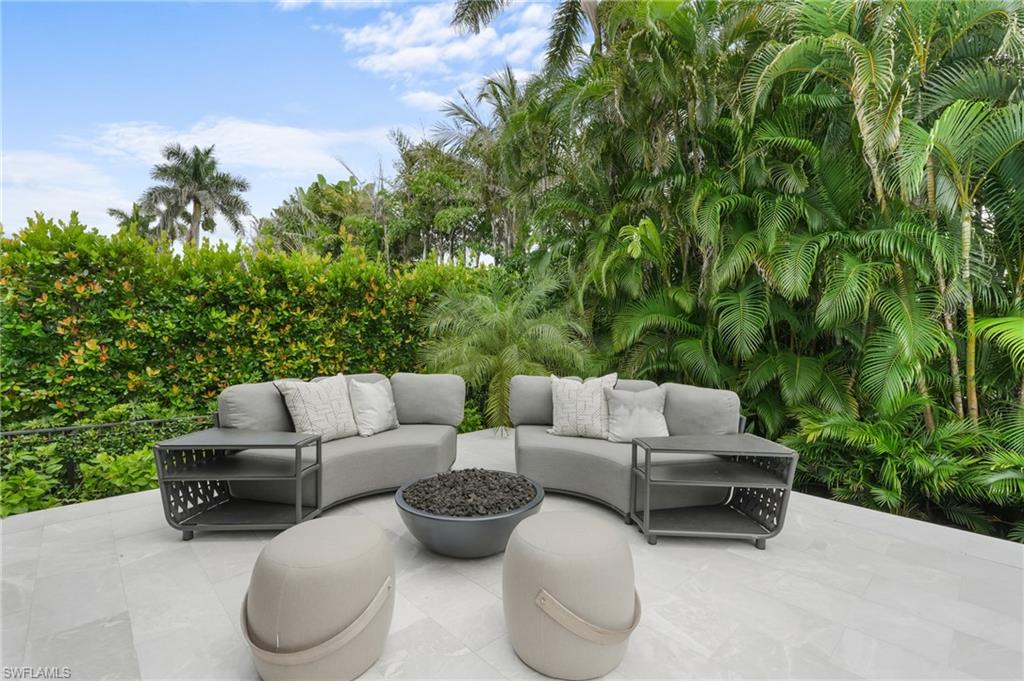 MOORINGS - Residential