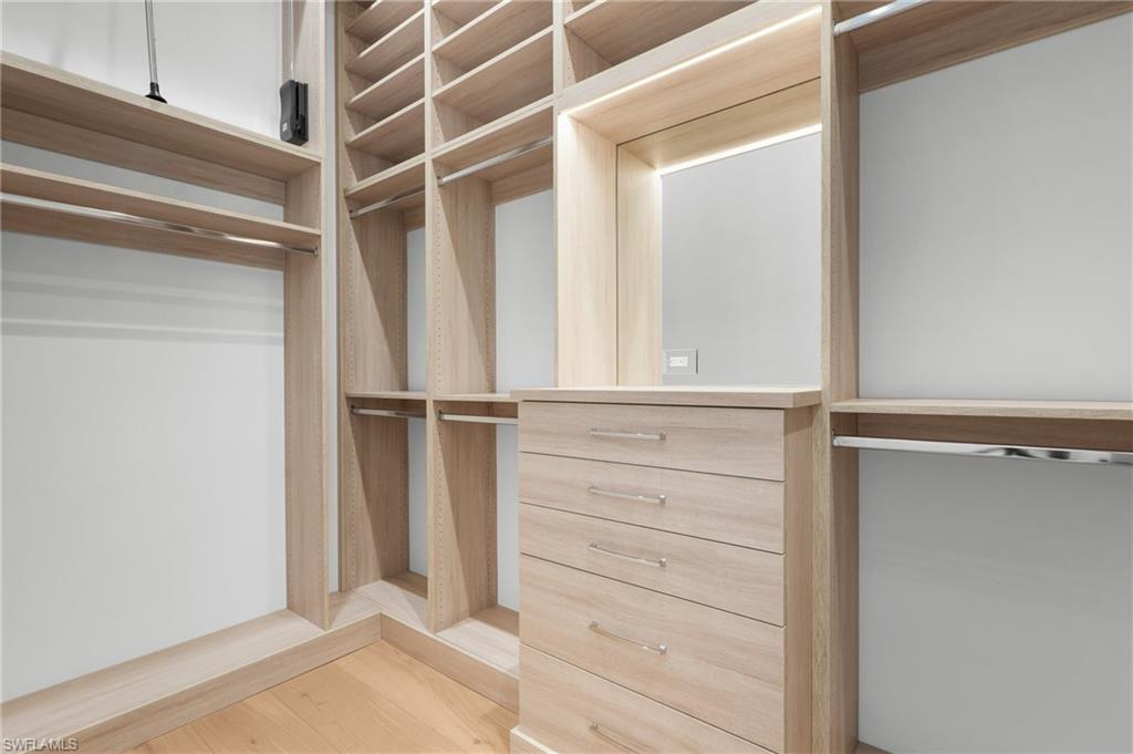 MOORINGS - Residential