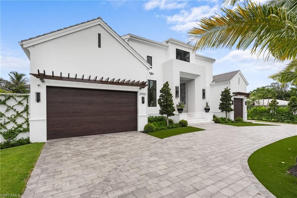 Photo of 2990 Leeward LN, NAPLES, FL 34103 (MLS # 225069431)