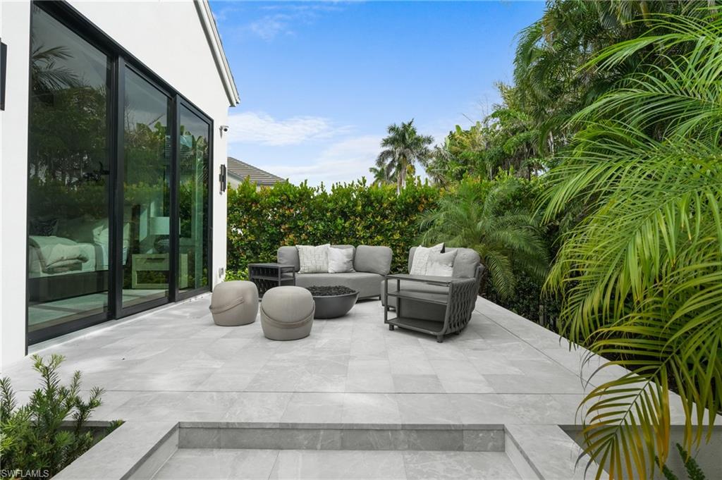 MOORINGS - Residential