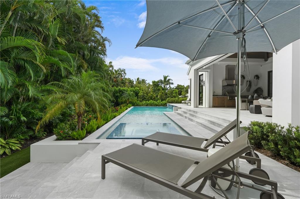 MOORINGS - Residential