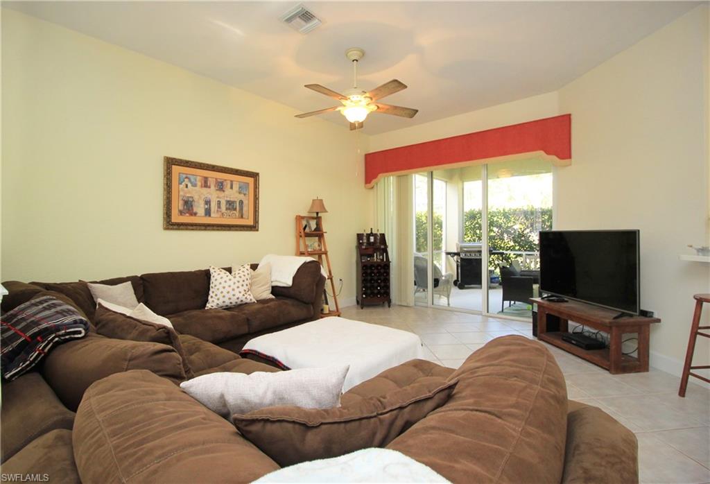 CARLTON LAKES - Residential