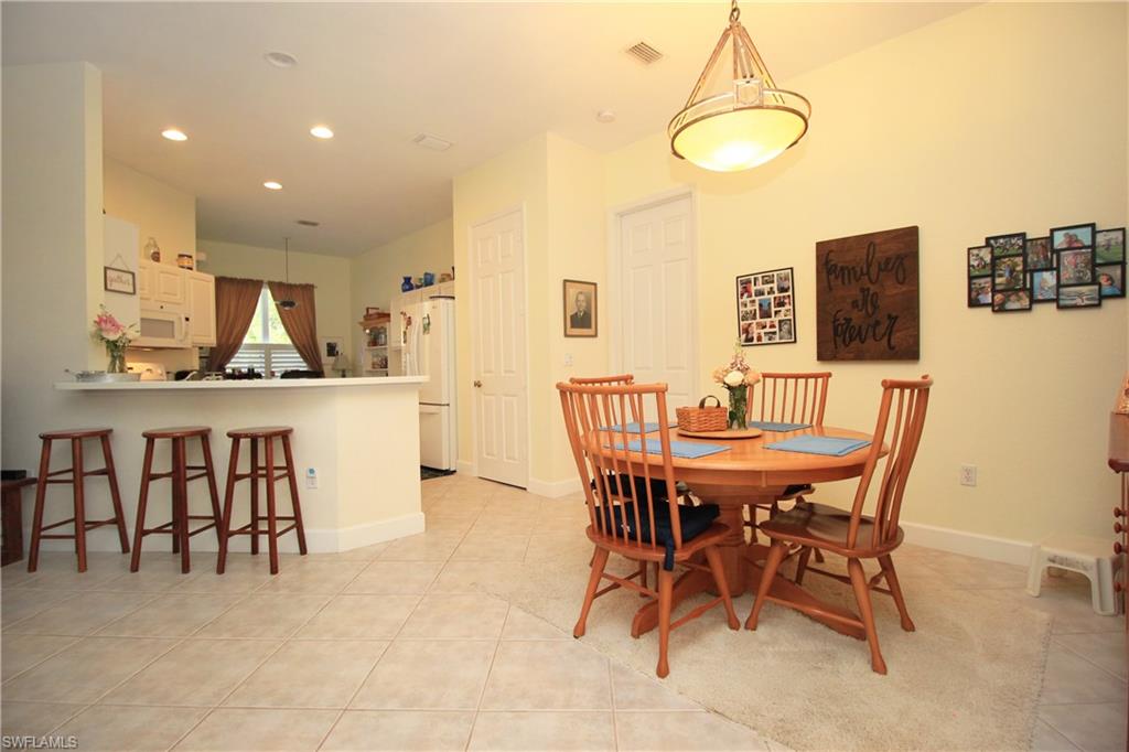 CARLTON LAKES - Residential