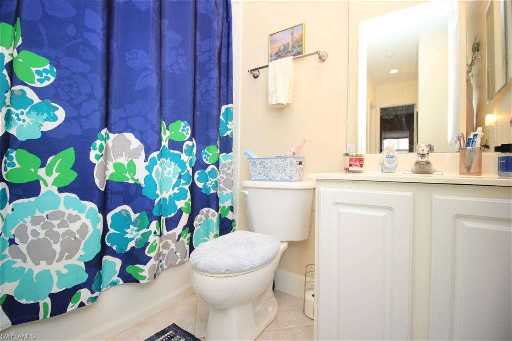 CARLTON LAKES - Residential