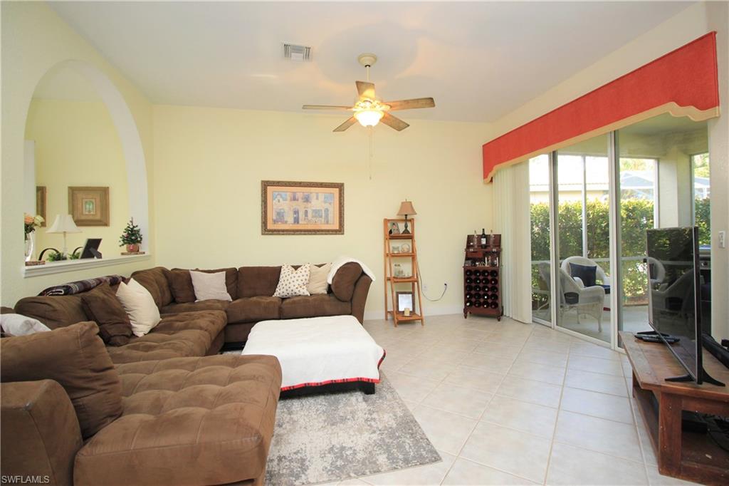 CARLTON LAKES - Residential