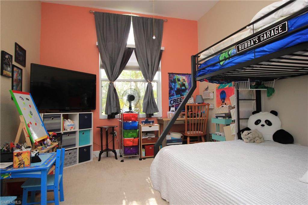 CARLTON LAKES - Residential