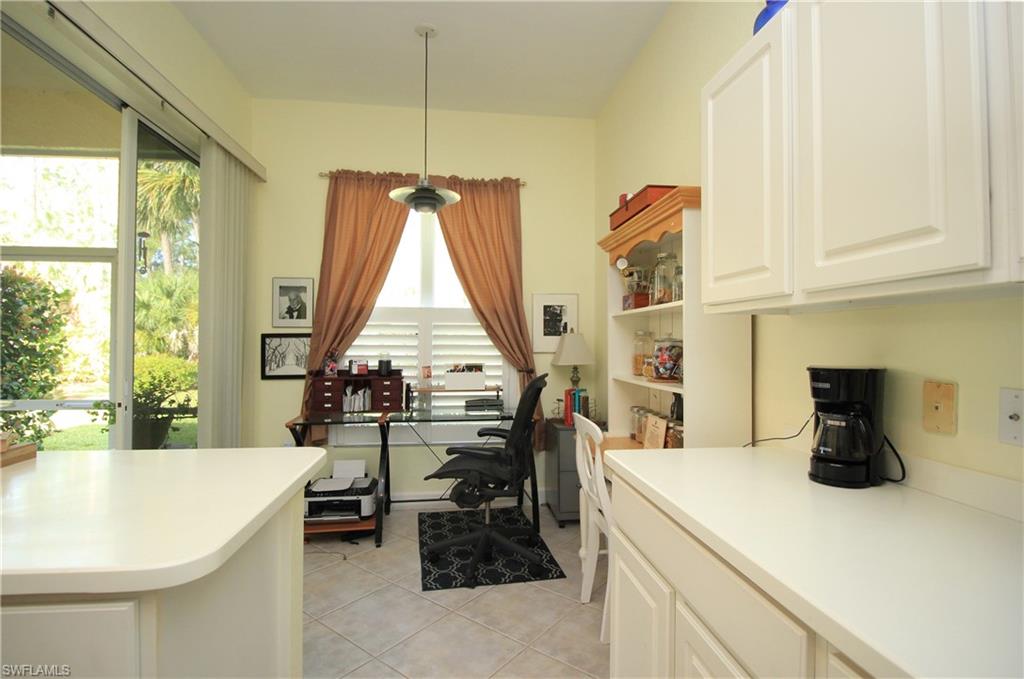 CARLTON LAKES - Residential