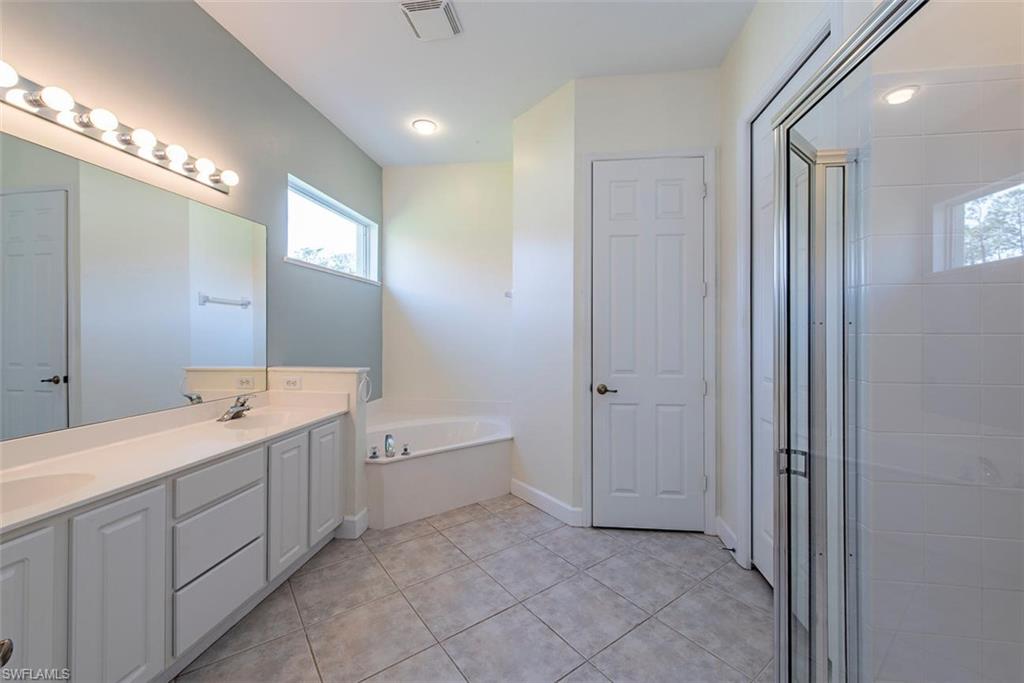 CARLTON LAKES - Residential