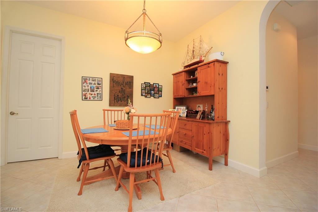 CARLTON LAKES - Residential