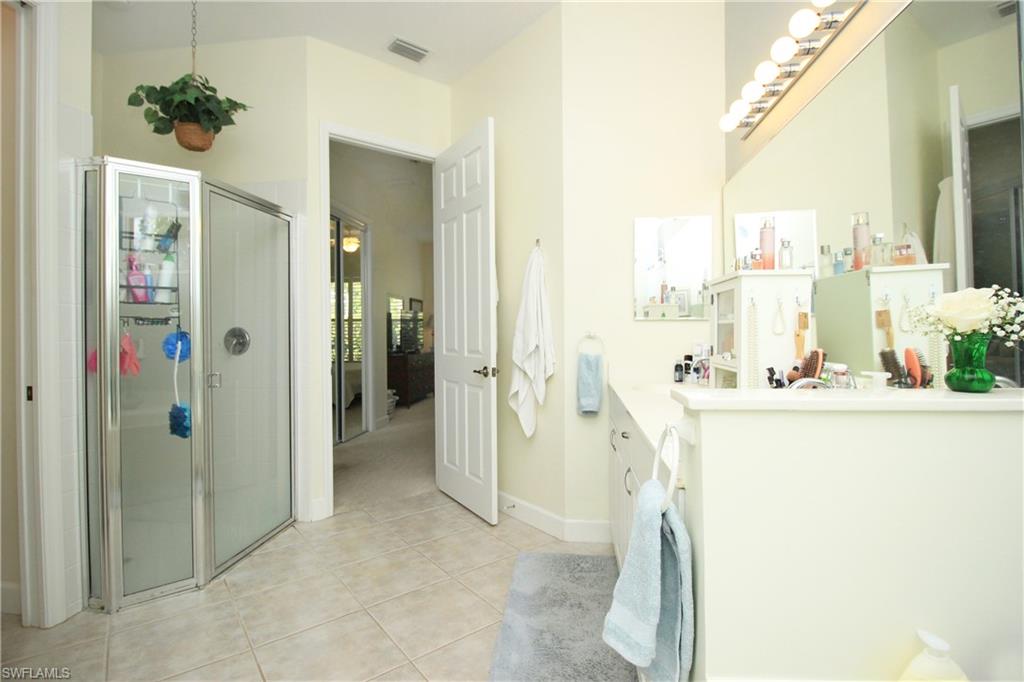 CARLTON LAKES - Residential