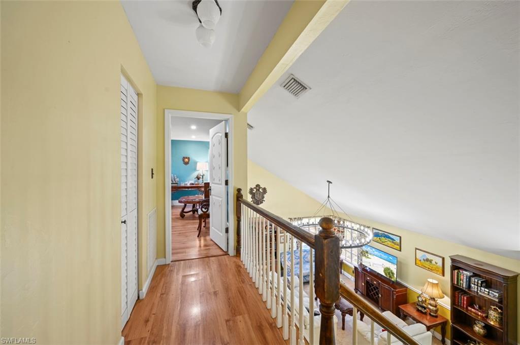 SAN CARLOS PARK - Residential