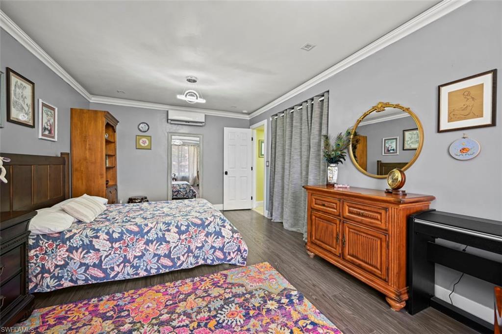 SAN CARLOS PARK - Residential