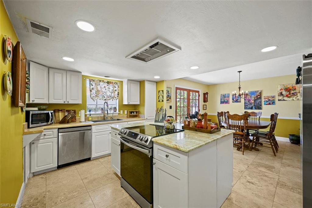 SAN CARLOS PARK - Residential