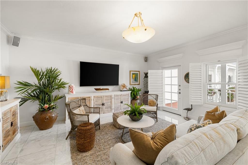 PETTIT SQUARE - Residential