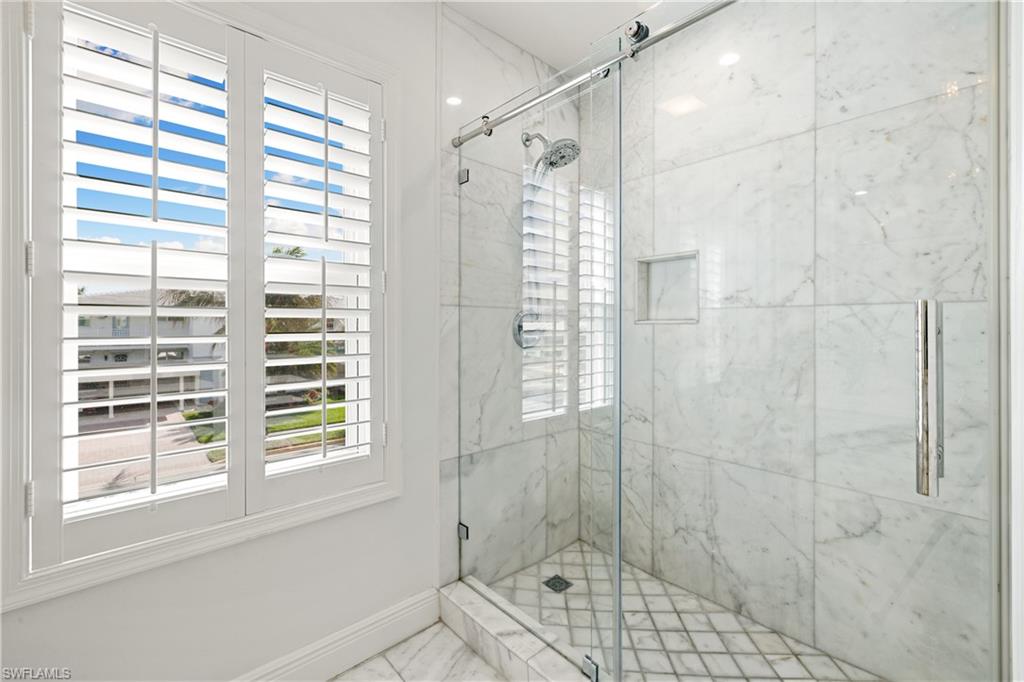 PETTIT SQUARE - Residential