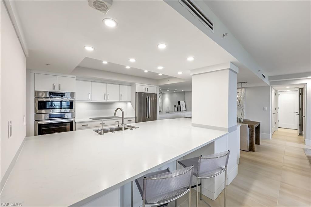 5601 TURTLE BAY DR 1102