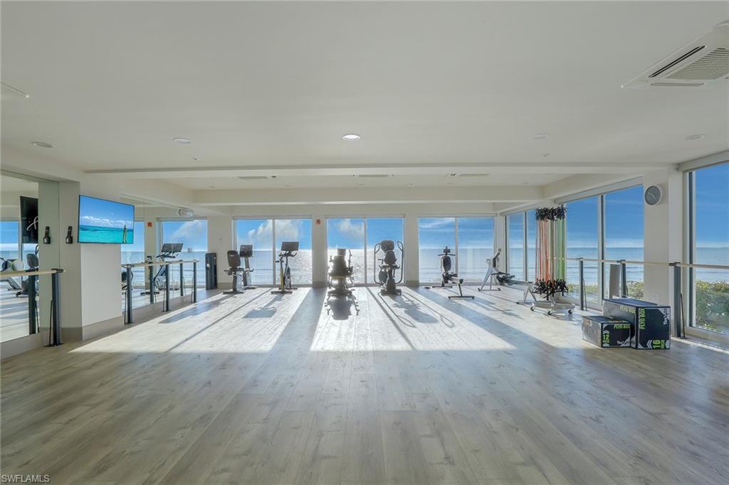 BAREFOOT BEACH CLUB - Residential