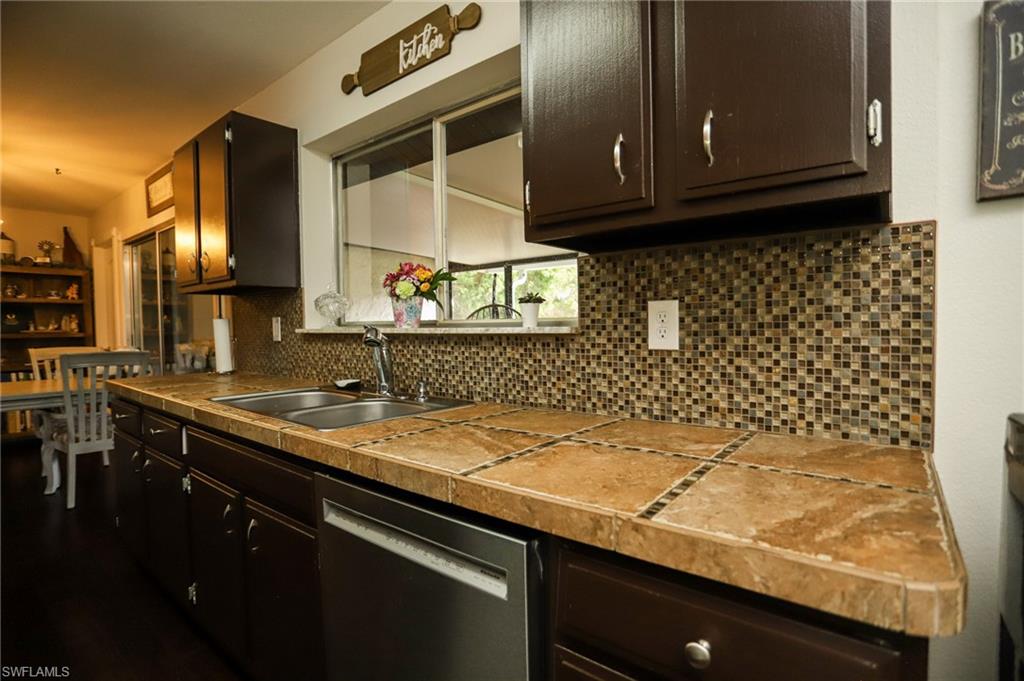 HOLIDAY PARK - Residential