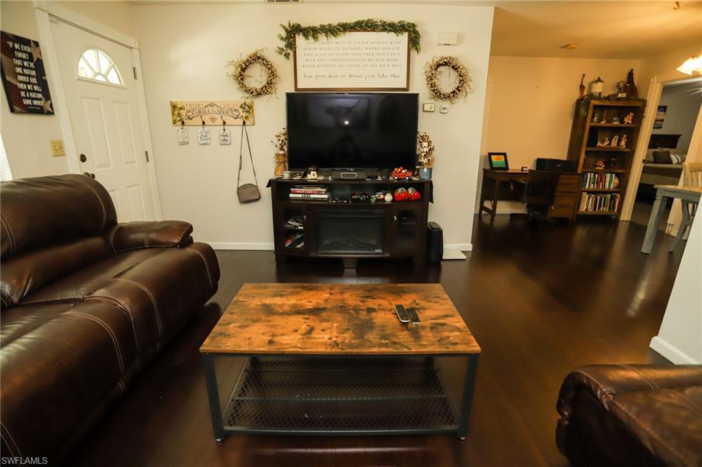 HOLIDAY PARK - Residential