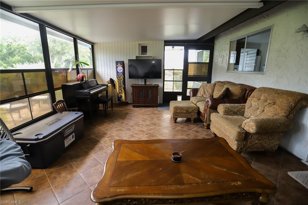 HOLIDAY PARK - Residential