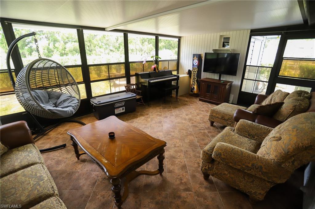 HOLIDAY PARK - Residential