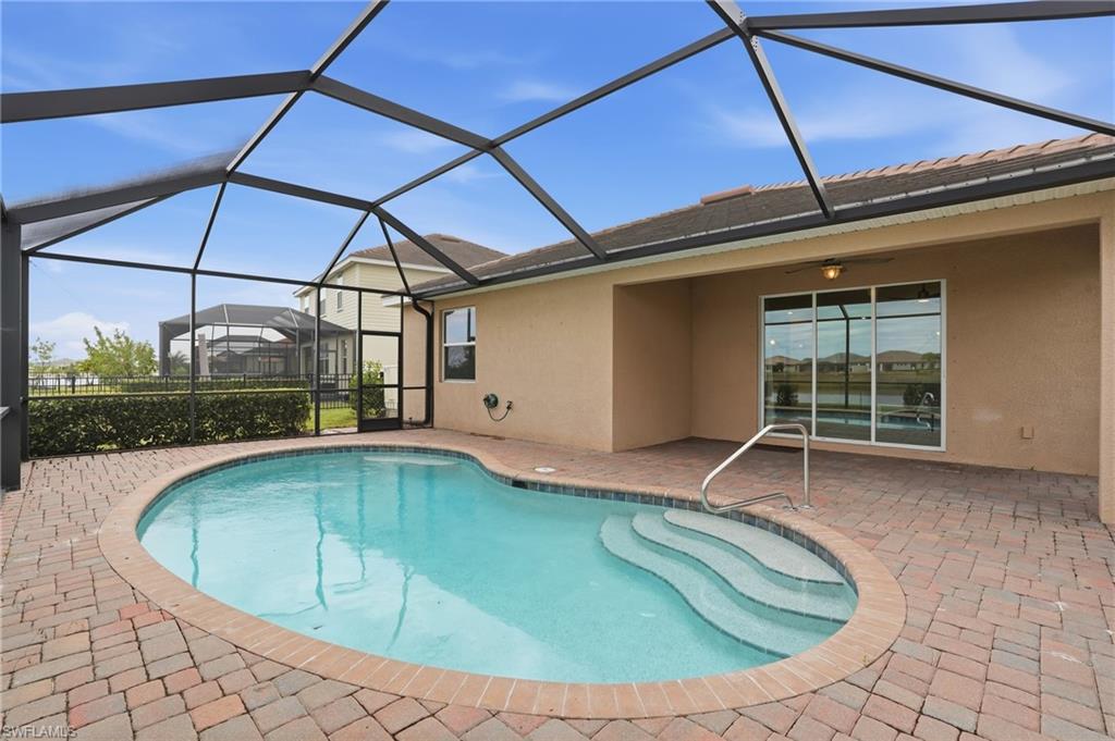 HAMPTON LAKES - Residential