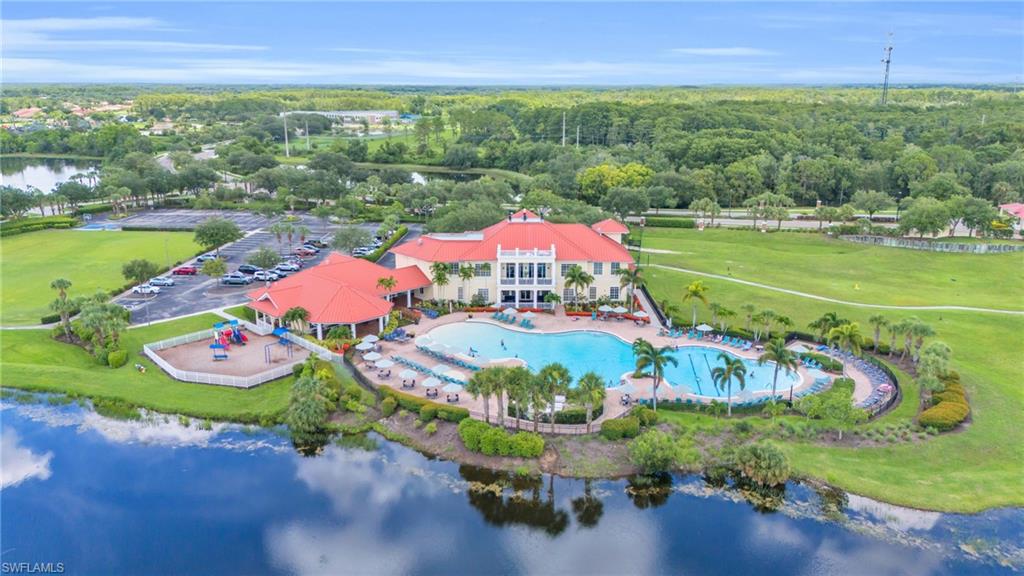 HAMPTON LAKES - Residential