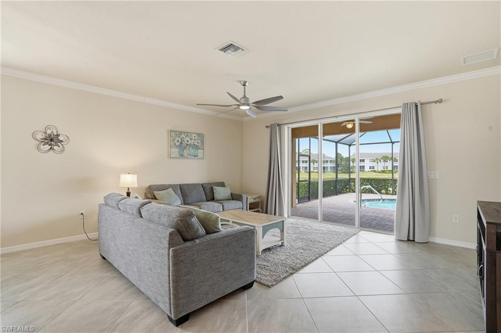 HAMPTON LAKES - Residential