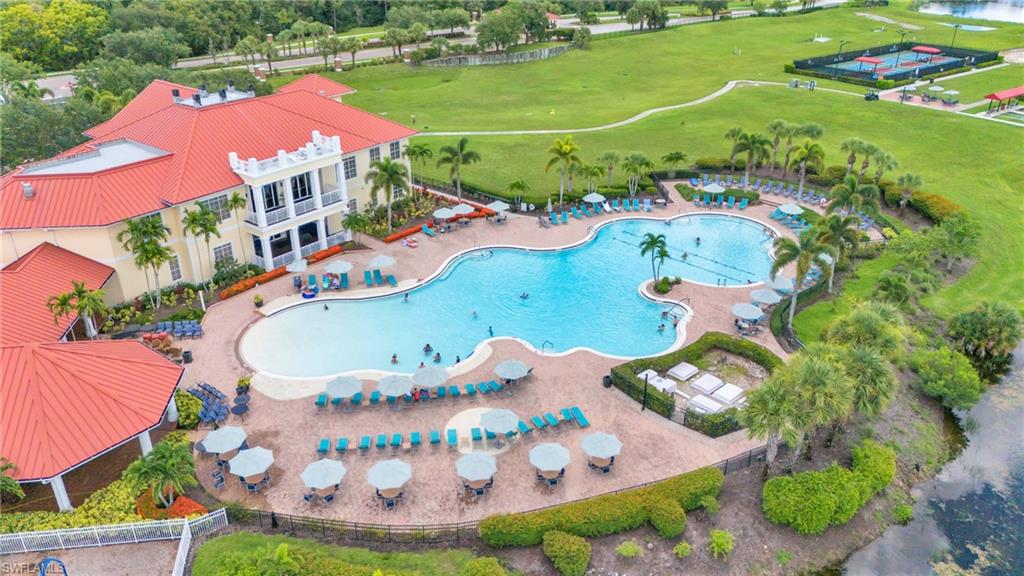 HAMPTON LAKES - Residential