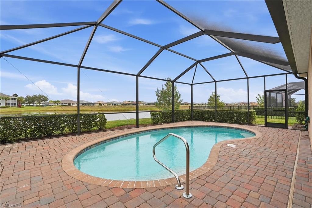 HAMPTON LAKES - Residential