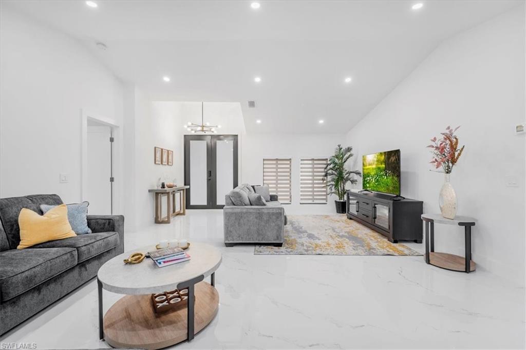 SAVONA - Residential Lease