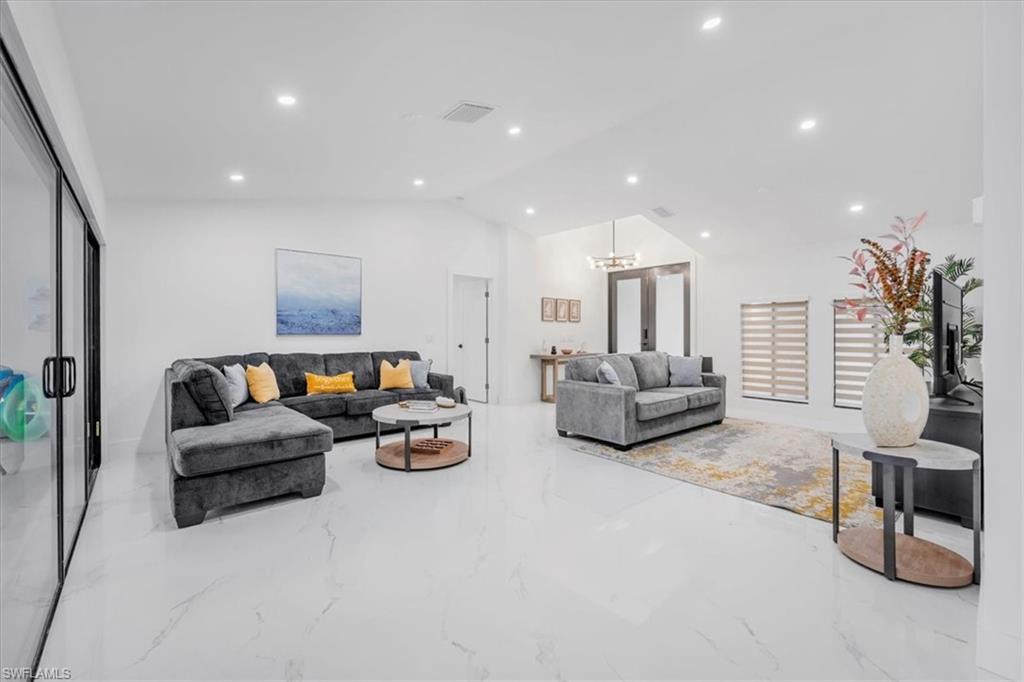 SAVONA - Residential Lease