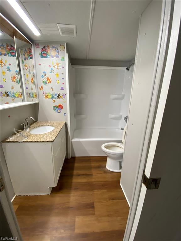 SUNCOAST ESTATES UNREC - Residential Lease