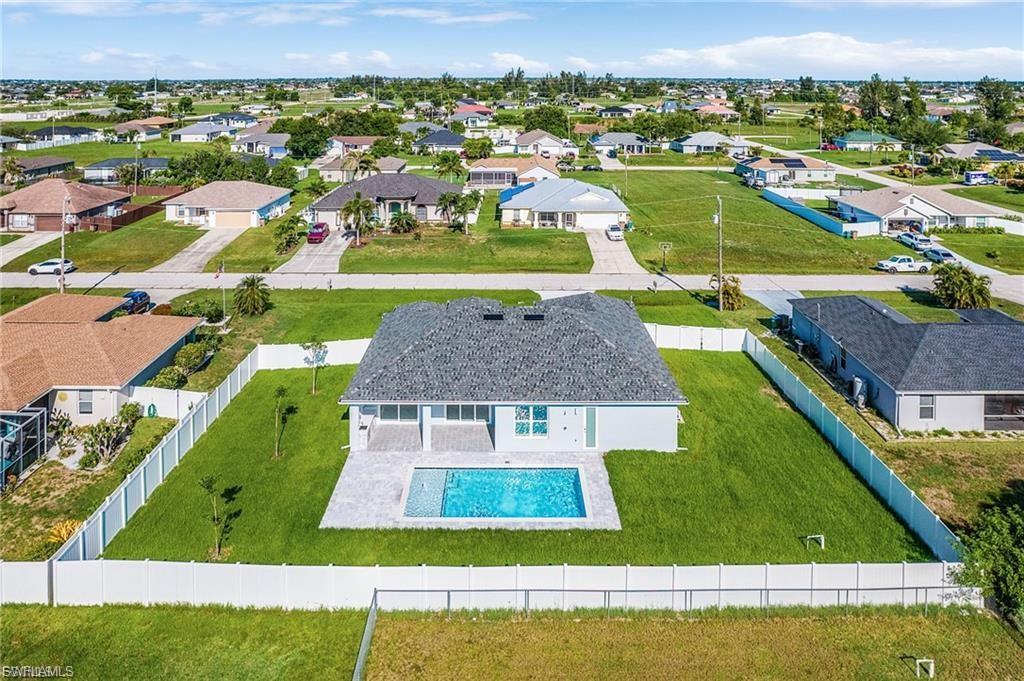 CAPE CORAL - Residential