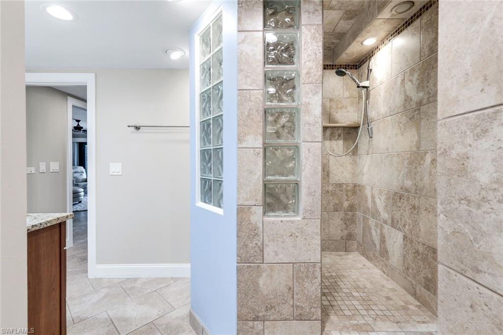 DOLPHIN WATCH CONDO - Residential